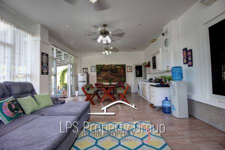 Great Condition 4 Bedroom Pool Villa Close to town
