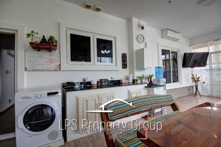 Great Condition 4 Bedroom Pool Villa Close to town