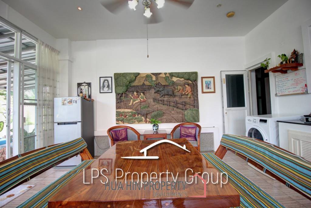 Great Condition 4 Bedroom Pool Villa Close to town