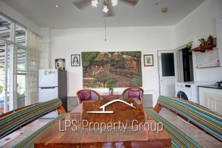 Great Condition 4 Bedroom Pool Villa Close to town