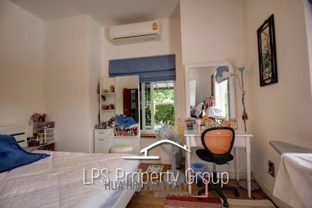 Great Condition 4 Bedroom Pool Villa Close to town