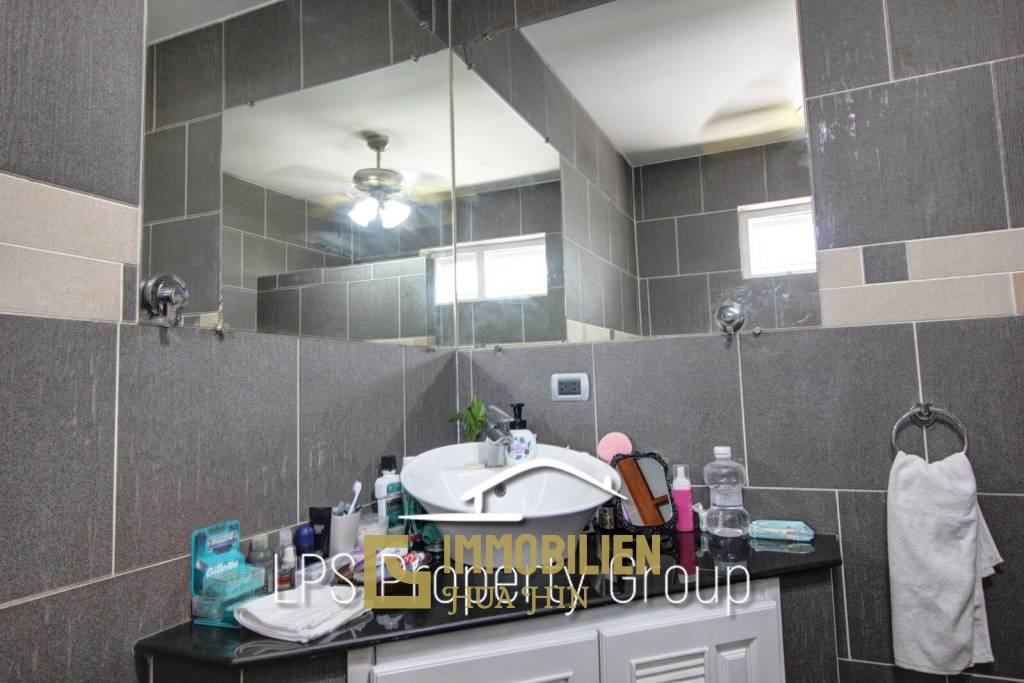 Orchid Palm 2: Hervoragender Zustand 4 Schlafzimmer Pool Villa in der Nähe der Stadt