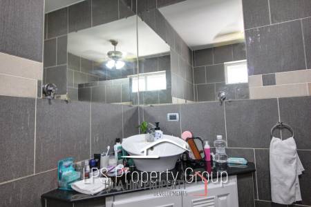Great Condition 4 Bedroom Pool Villa Close to town