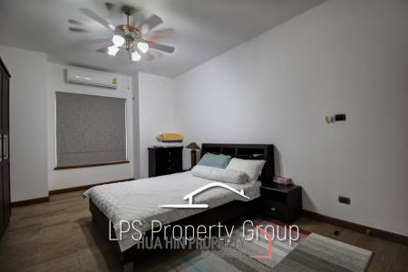 Great Condition 4 Bedroom Pool Villa Close to town