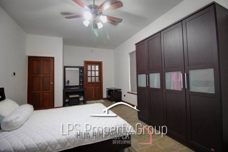 Great Condition 4 Bedroom Pool Villa Close to town