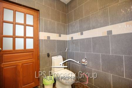 Great Condition 4 Bedroom Pool Villa Close to town