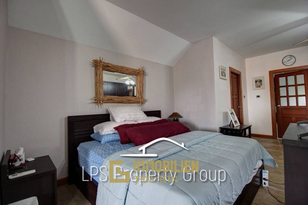 Orchid Palm 2: Hervoragender Zustand 4 Schlafzimmer Pool Villa in der Nähe der Stadt