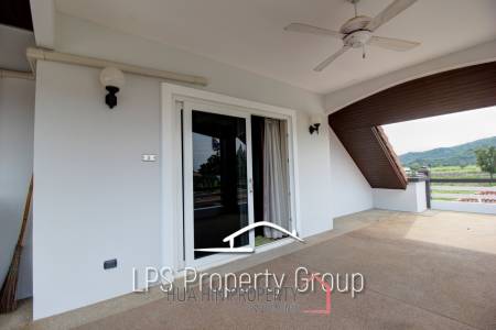 Great Condition 4 Bedroom Pool Villa Close to town