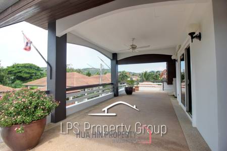 Great Condition 4 Bedroom Pool Villa Close to town