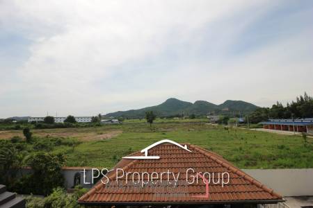 Great Condition 4 Bedroom Pool Villa Close to town