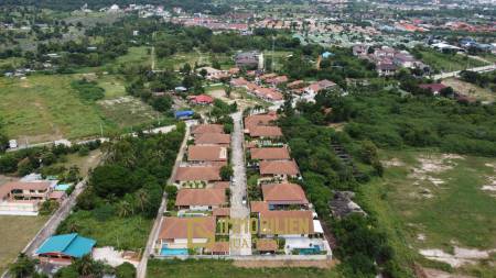 Orchid Palm 2: Hervoragender Zustand 4 Schlafzimmer Pool Villa in der Nähe der Stadt