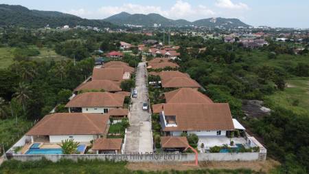 Great Condition 4 Bedroom Pool Villa Close to town