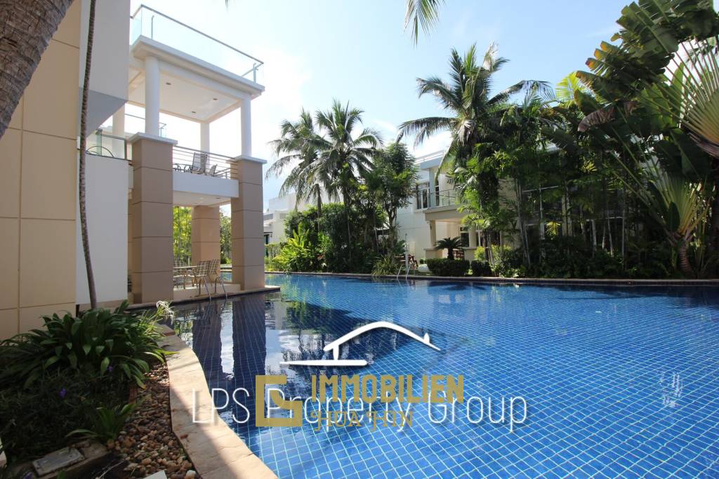 Large 2 Bed Luxury Condo with hotel facilities