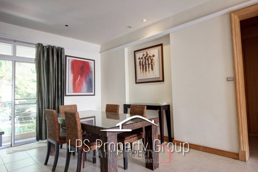 Large 2 Bed Luxury Condo with hotel facilities