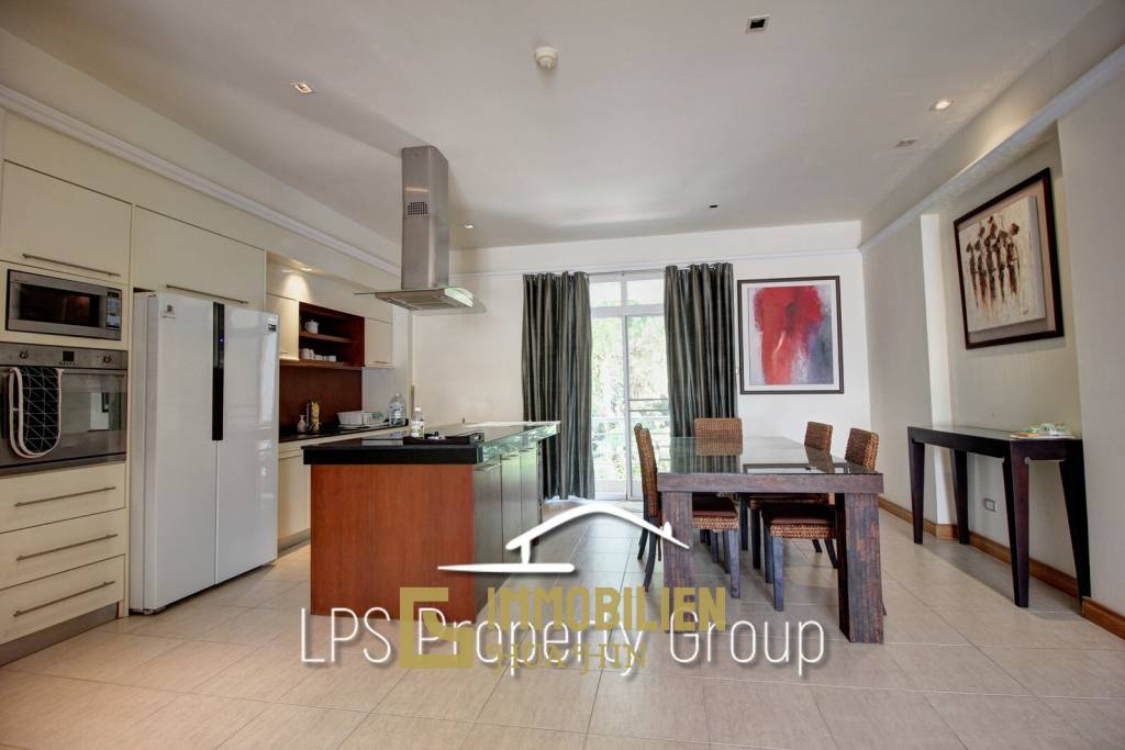 Large 2 Bed Luxury Condo with hotel facilities