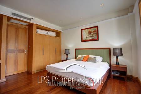 Large 2 Bed Luxury Condo with hotel facilities