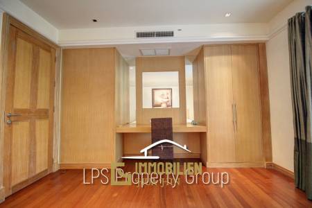 Large 2 Bed Luxury Condo with hotel facilities