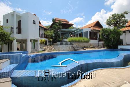 Unique 4 Bed Luxury Villa close to town (Sea Views)