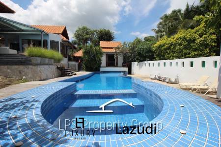 Unique 4 Bed Luxury Villa close to town (Sea Views)