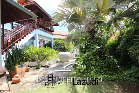 Unique 4 Bed Luxury Villa close to town (Sea Views)