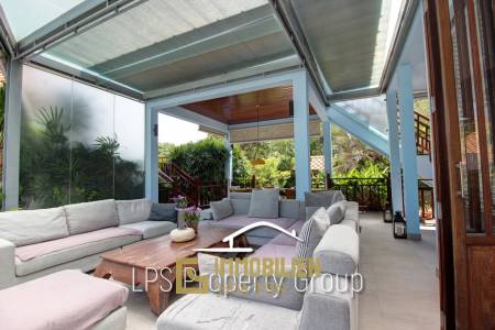 White Lotus 1: Außergewöhnlich und hochwertige 4 Schlafzimmer Villa in Stadtnähe mit Meerblick