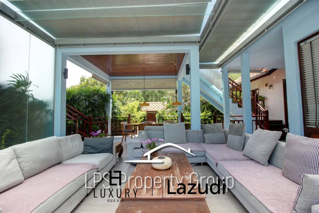 Unique 4 Bed Luxury Villa close to town (Sea Views)