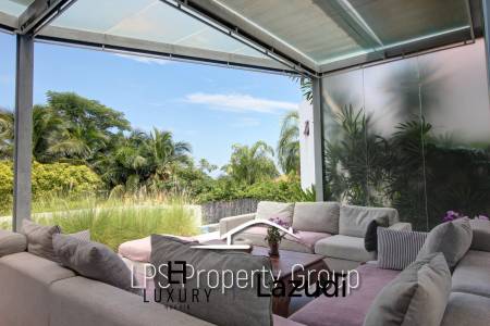 Unique 4 Bed Luxury Villa close to town (Sea Views)