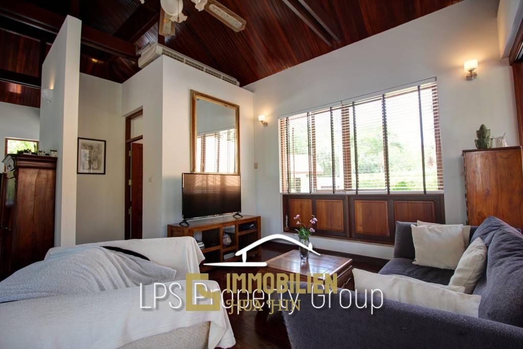 White Lotus 1: Außergewöhnlich und hochwertige 4 Schlafzimmer Villa in Stadtnähe mit Meerblick