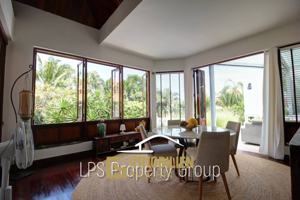 White Lotus 1: Außergewöhnlich und hochwertige 4 Schlafzimmer Villa in Stadtnähe mit Meerblick