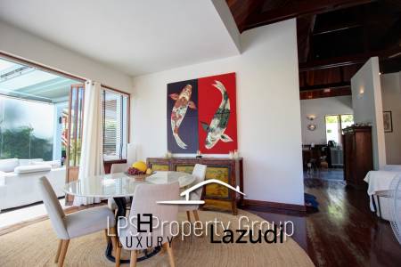 Unique 4 Bed Luxury Villa close to town (Sea Views)