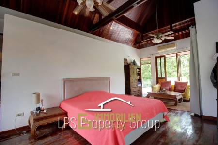 White Lotus 1: Außergewöhnlich und hochwertige 4 Schlafzimmer Villa in Stadtnähe mit Meerblick