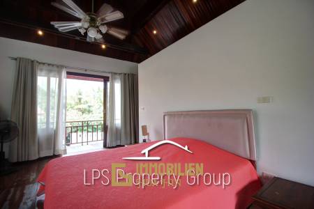 White Lotus 1: Außergewöhnlich und hochwertige 4 Schlafzimmer Villa in Stadtnähe mit Meerblick