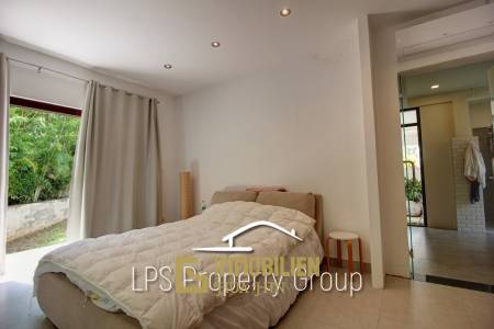 White Lotus 1: Außergewöhnlich und hochwertige 4 Schlafzimmer Villa in Stadtnähe mit Meerblick