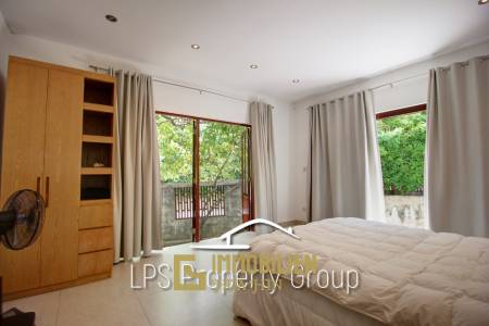 White Lotus 1: Außergewöhnlich und hochwertige 4 Schlafzimmer Villa in Stadtnähe mit Meerblick