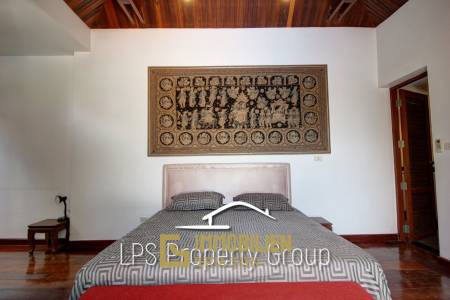 White Lotus 1: Außergewöhnlich und hochwertige 4 Schlafzimmer Villa in Stadtnähe mit Meerblick