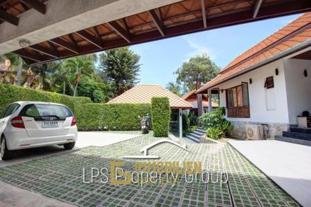 White Lotus 1: Außergewöhnlich und hochwertige 4 Schlafzimmer Villa in Stadtnähe mit Meerblick