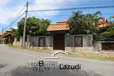 Unique 4 Bed Luxury Villa close to town (Sea Views)