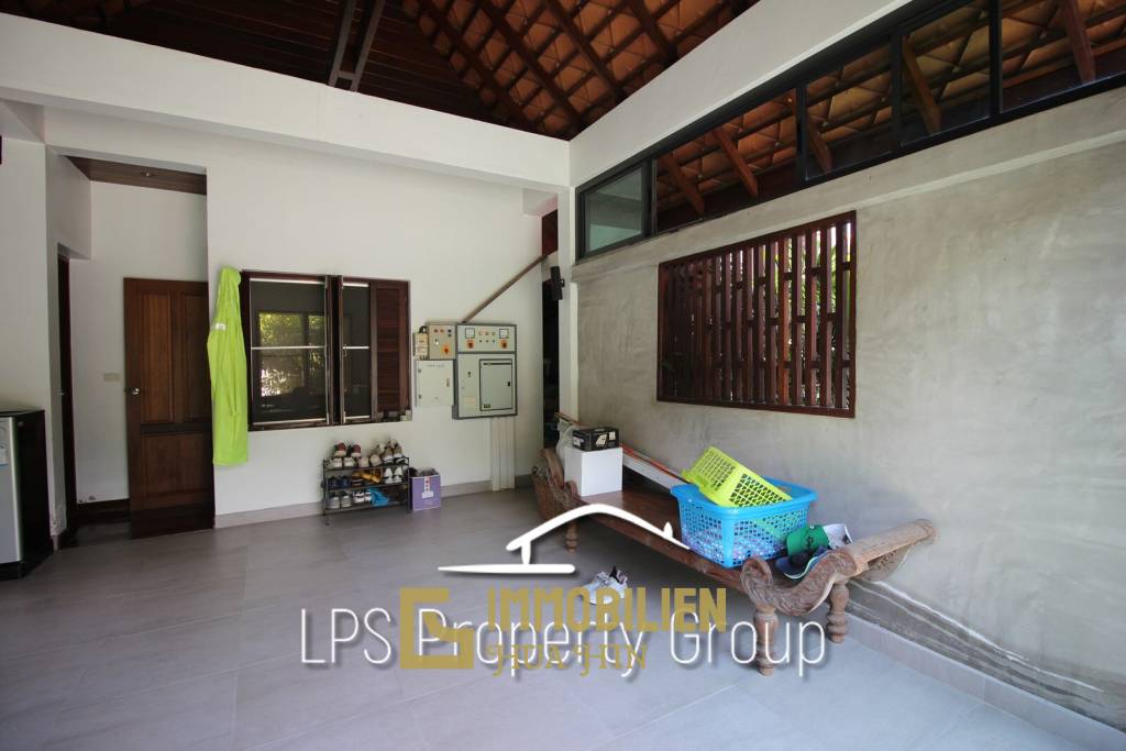 White Lotus 1: Außergewöhnlich und hochwertige 4 Schlafzimmer Villa in Stadtnähe mit Meerblick