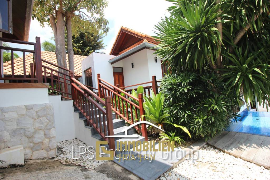 White Lotus 1: Außergewöhnlich und hochwertige 4 Schlafzimmer Villa in Stadtnähe mit Meerblick