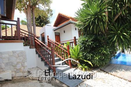 Unique 4 Bed Luxury Villa close to town (Sea Views)