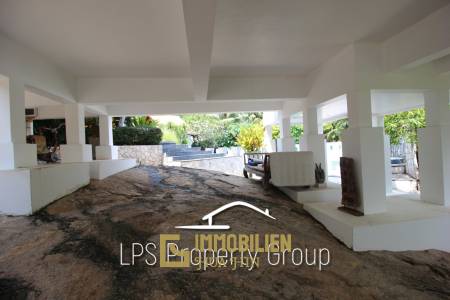 White Lotus 1: Außergewöhnlich und hochwertige 4 Schlafzimmer Villa in Stadtnähe mit Meerblick