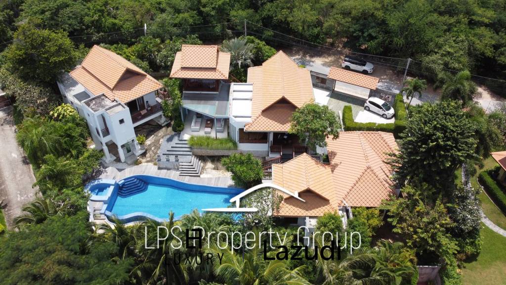 Unique 4 Bed Luxury Villa close to town (Sea Views)