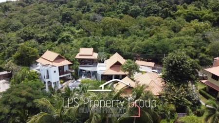 Unique 4 Bed Luxury Villa close to town (Sea Views)