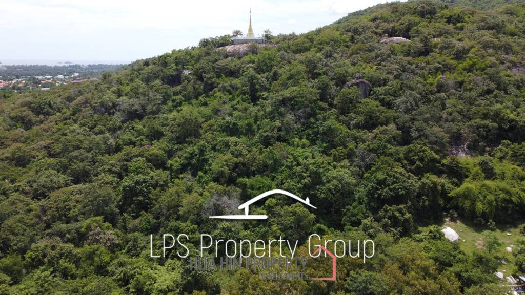 Unique 4 Bed Luxury Villa close to town (Sea Views)