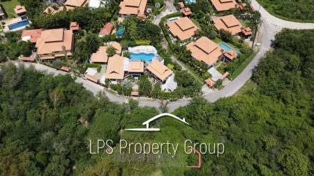 Unique 4 Bed Luxury Villa close to town (Sea Views)
