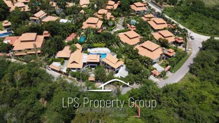 Unique 4 Bed Luxury Villa close to town (Sea Views)