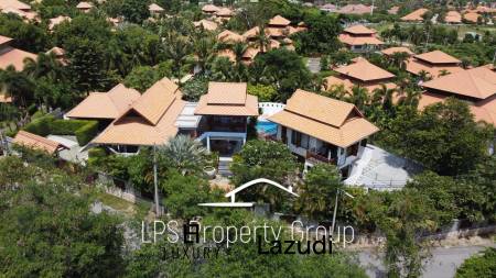 Unique 4 Bed Luxury Villa close to town (Sea Views)