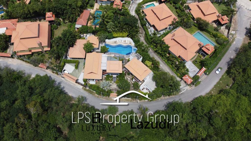 Unique 4 Bed Luxury Villa close to town (Sea Views)