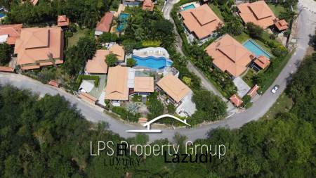 Unique 4 Bed Luxury Villa close to town (Sea Views)