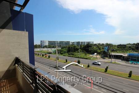 Four Story Commercial Building For Sale in Good Location